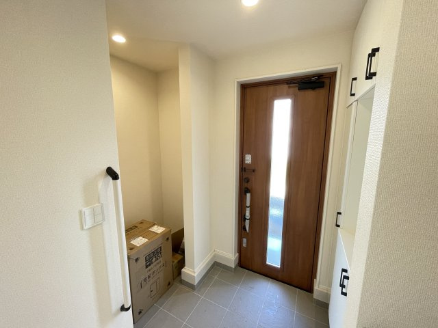 藤岡市下栗須24-1期（全4棟）1号棟の玄関