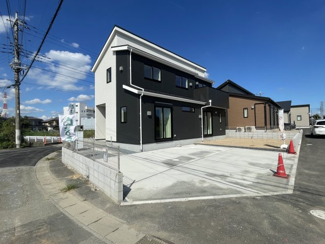 藤岡市下栗須24-1期（全4棟）1号棟の前面道路含む現地写真