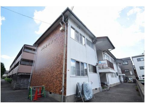 春日丘ハイツA棟のエントランス