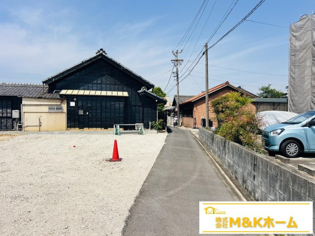 半田市清水東町　全2棟　1号棟の前面道路含む現地写真|R8.5.13撮影　床下収納あり！