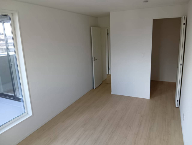 【洋室】 | 沼津市西間門第10 新築建売分譲住宅 土地＋建物 TW06171 | 沼津市西間門　3号棟　2階8帖　※令和8年８月１0月撮影
