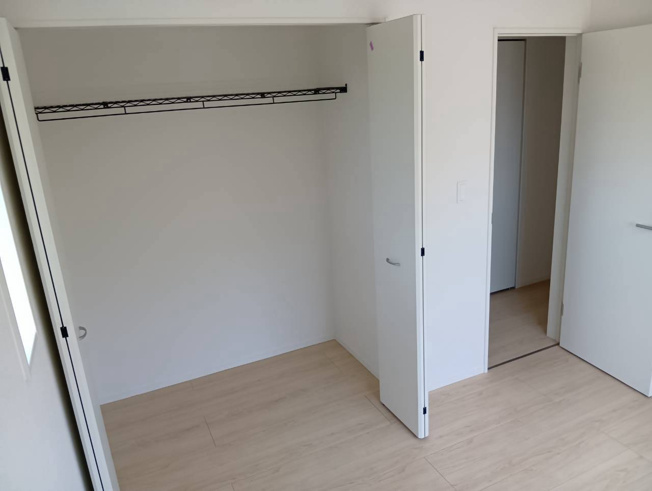 【洋室】 | 沼津市西間門第10 新築建売分譲住宅 土地＋建物 TW06171 | 沼津市西間門　3号棟　2階5.2帖　※令和8年８月１0月撮影