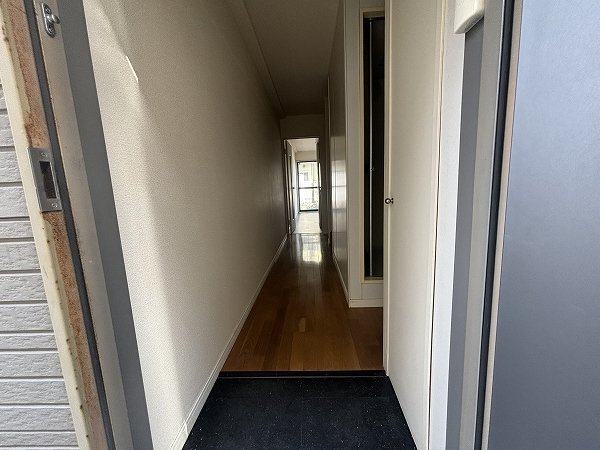 レオパレスみさきの玄関
