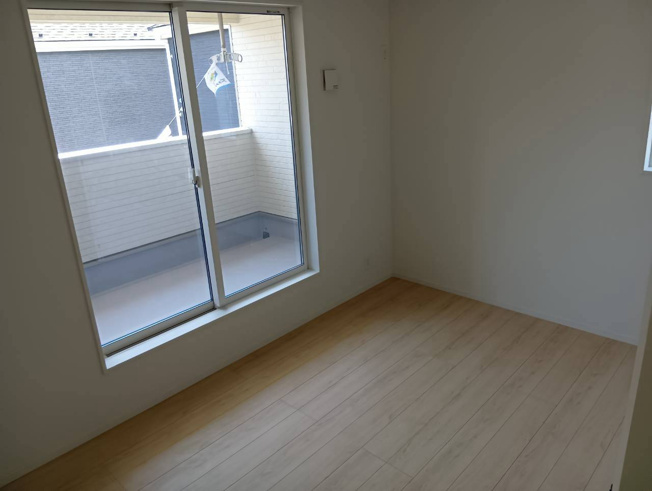 【洋室】 | 沼津市西間門第10 新築建売分譲住宅 土地＋建物 TW06171 | 沼津市西間門　2号棟　2階6.5帖　※令和8年８月１0月撮影