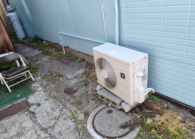 【設備】 | 敷地内に散水栓や立水栓があると便利です。水道水を直接利用できるため、水を運ぶ手間を省くことが出来ます。大量の水を必要とする洗車作業や清掃などに役立ちます。その他設備とあわせて、現地でご確認ください。
