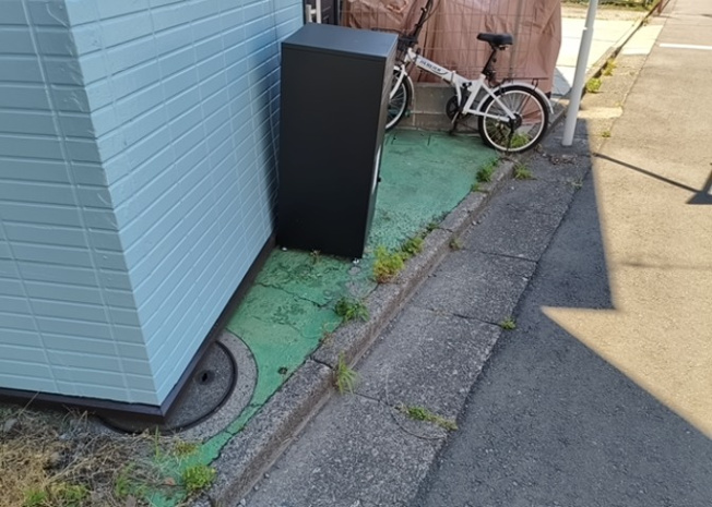 【駐車場】 | 駐車場と明記されていても、最小スペースでつくられた駐車場だと大型車は駐車できなかったり、出入りしにくくなったりする可能性があります。お車のサイズと購入したい物件の駐車場のサイズを現地で確認しましょう。