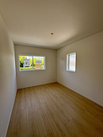 筑後市常用　第5　1号棟の洋室|洋室① 6.5帖のお部屋 2面から差し込む光で部屋が明るい