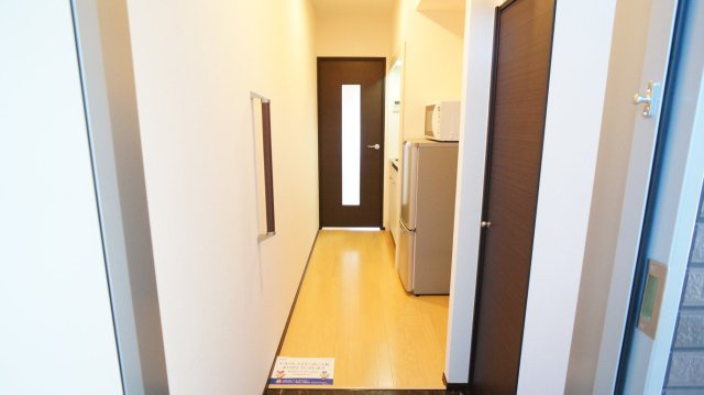 レオパレスウォームコーポ深阪のその他|スッキリとした廊下