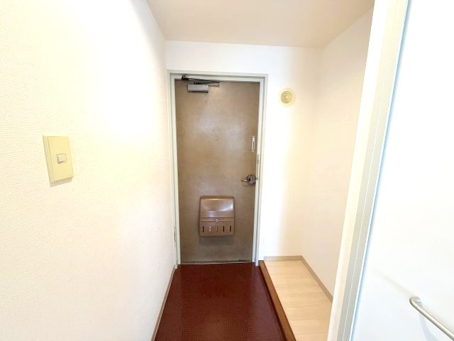 リバーサイド青谷の玄関