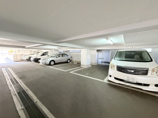 リバーサイド青谷の駐車場