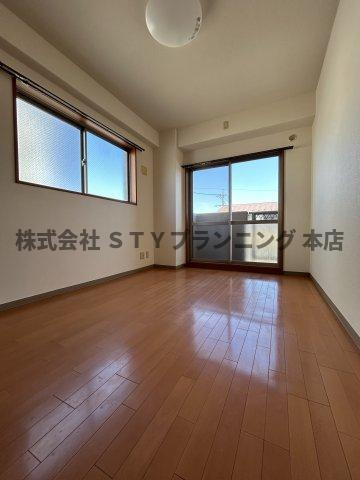 仲介手数料０円！レージュ庄内通の洋室