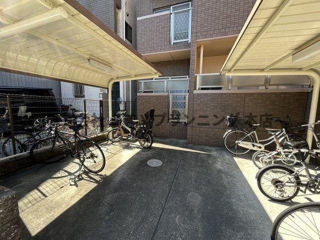 仲介手数料０円！レージュ庄内通の駐車場
