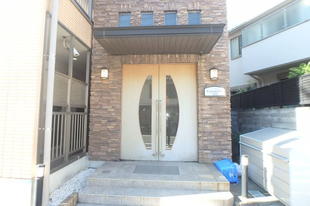 アンプルールフェール宮内のエントランス