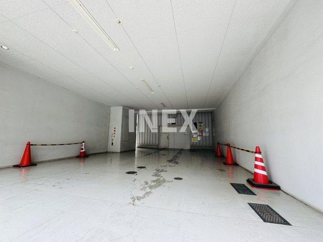 横浜市西区中央１丁目の賃貸マンションの駐車場