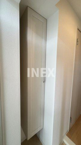 横浜市西区中央１丁目の賃貸マンションの玄関