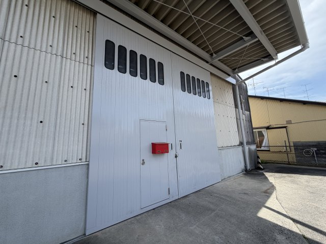 若林町　中村様貸倉庫のエントランス