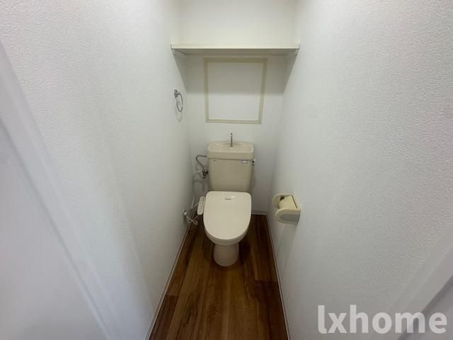 セゾン南茨木のトイレ|落ち着いた色調のトイレです