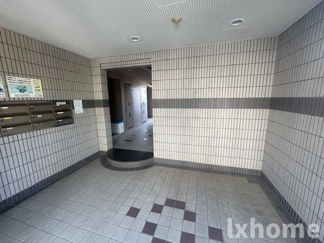 セゾン南茨木のロビー|建物の内部です