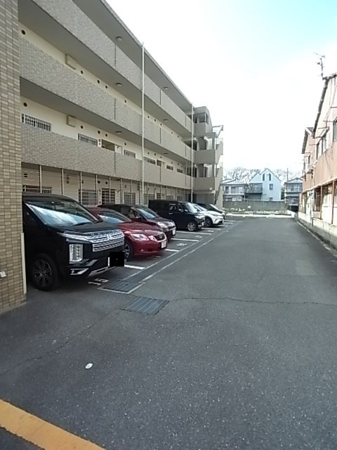 エスタブレの駐車場