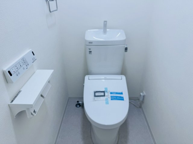 日興パレグランデ八王子のトイレ|～新規交換済、暖房温水洗浄機能付きトイレ　冬場は特に嬉しい機能ですね～