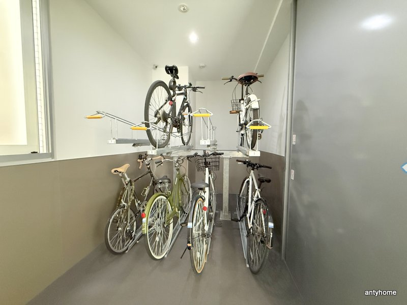 Primavera Nishi Shinsaibashiの駐車場