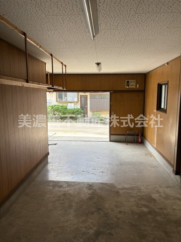 ６６９７９　羽島郡岐南町徳田西中古戸建ての駐車場