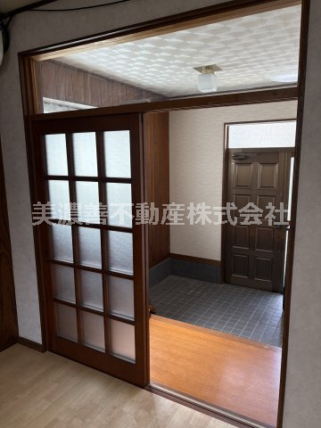 ６６９７９　羽島郡岐南町徳田西中古戸建ての玄関