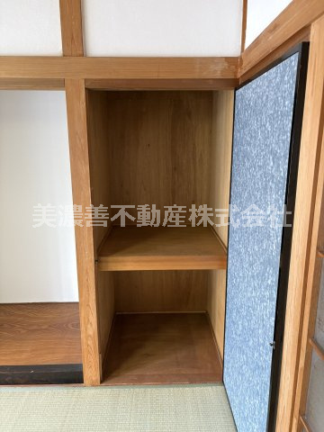 ６６９７９　羽島郡岐南町徳田西中古戸建ての収納