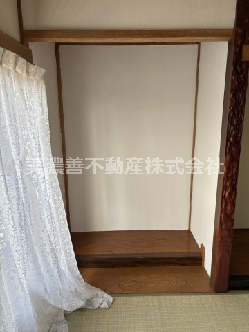 ６６９７９　羽島郡岐南町徳田西中古戸建ての内装