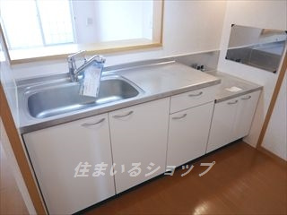 ブリーゼ・Ｆのキッチン|内観は同建物別室のものです