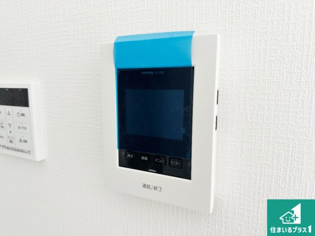 ●生駒市萩の台　新築一戸建ての防犯設備|カラーモニターインターホン！声だけでなく来訪者の姿や顔がモニターで確認できるので、小さなお子様がいらっしゃるご家庭でも安心できます！