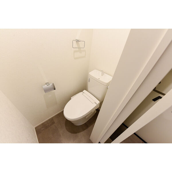Warren juichiyaⅡのトイレ|ゆったりとした空間のトイレです