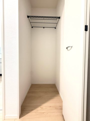 新築戸建　沼津市高尾台第6　全４棟　３号棟の収納|お掃除用具の収納にも便利です。