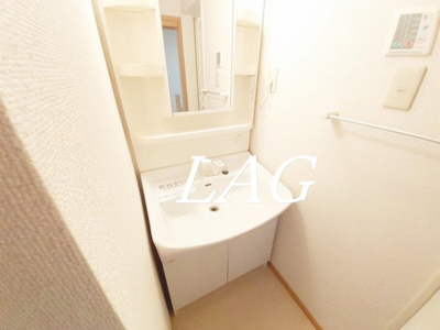 【洗面所】 | ドゥーメゾンⅡ番館 | 洗面台です。