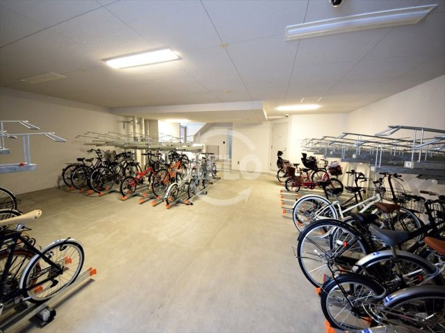 プレサンスロジェ堺筋本町のその他共用部分|プレサンスロジェ堺筋本町　駐輪場