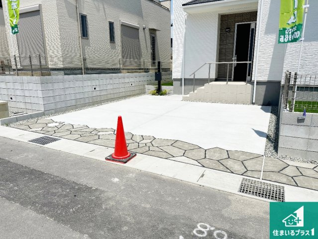●生駒市萩の台　新築一戸建ての駐車場|駐車スペース！散水栓があるので、こまめに愛車を洗えます！