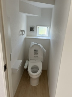 塩尻市塩尻町　新築戸建のトイレ