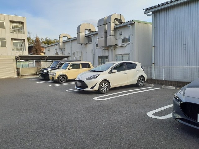 カルム・プロムナードの駐車場