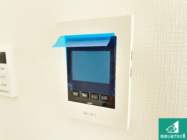 ●生駒市萩の台　新築一戸建ての防犯設備|カラーモニターインターホン！声だけでなく来訪者の姿や顔がモニターで確認できるので、小さなお子様がいらっしゃるご家庭でも安心できます！