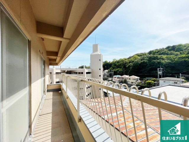 プレジデント宝塚のバルコニー|日当たりのよいバルコニー！お部屋が開放的に！