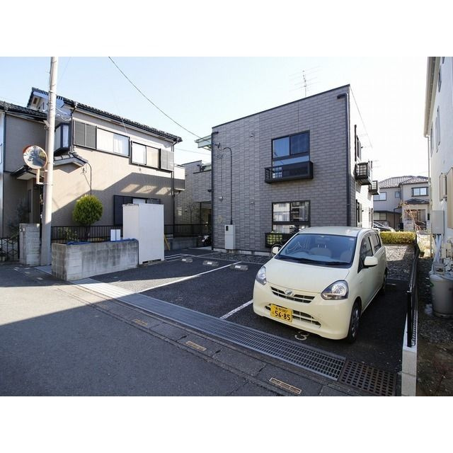 アンプルール フェール KⅢの駐車場