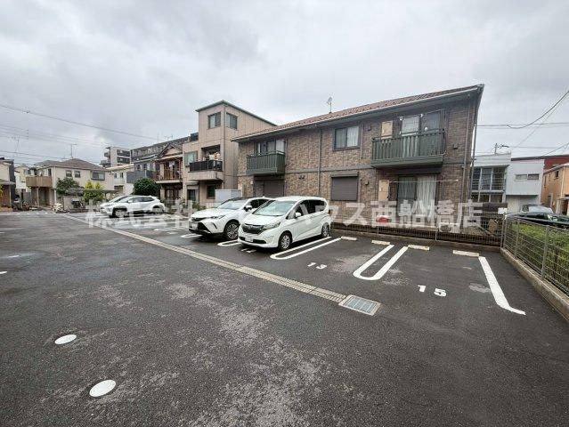サントミーの駐車場