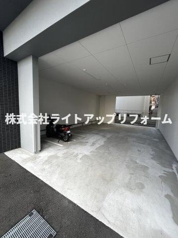 セレニテ神戸ミラクノールの駐車場