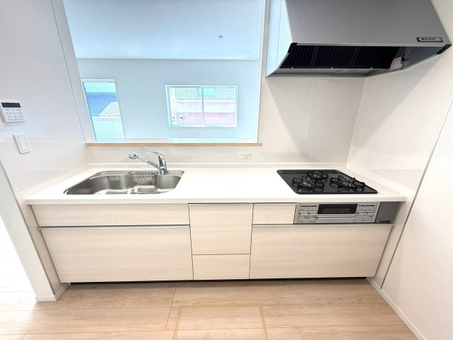 新築戸建　沼津市高尾台第6　全４棟　４号棟のキッチン|収納力のあるシステムキッチン。
