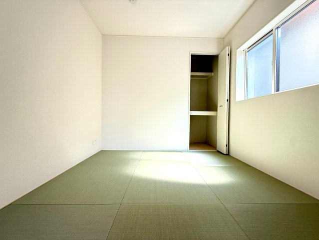 新築戸建　沼津市高尾台第6　全４棟　４号棟の和室|お子様のお昼寝やゆったり寛げる和室。