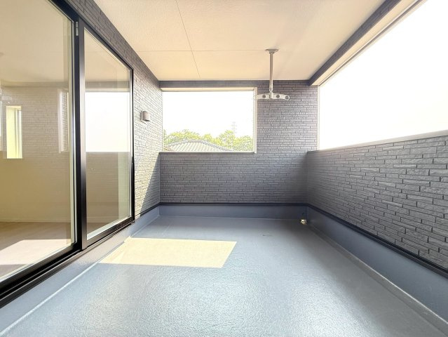 新築戸建　沼津市高尾台第6　全４棟　４号棟のバルコニー|急な天候の変化も安心のインナーバルコニー。