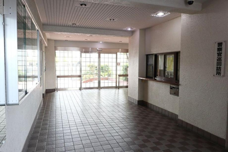 守口ハイライフA棟のエントランス|■物件内覧・資金計画相談・住宅ローン相談、リフォーム相談、お問合せ受付中■
※当日・翌日のご内覧、ご相談はお電話でのお問合せがスムーズです！