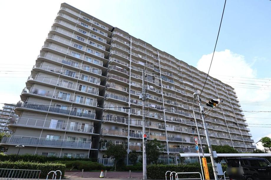 守口ハイライフA棟の外観|新しい生活にいかがでしょうか？外観はお住まいの顔になります。こだわりたいポイントですね。水回りリフォームやリノベーションも承ってます。
■現地見学・資金計画相談・住宅ローン相談もお問合せ受付中■