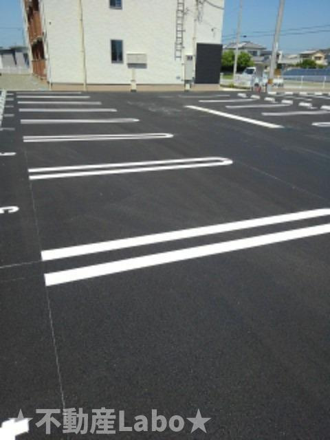 アルカンシエル北島の駐車場