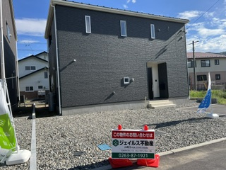塩尻市塩尻町　新築戸建の外観パース